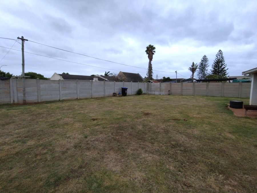 4 Bedroom Property for Sale in C Place Eastern Cape